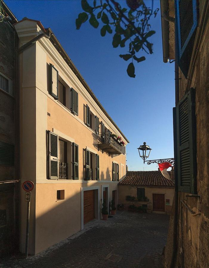 Dimo' Re Bed & Breakfast Farnese Екстериор снимка